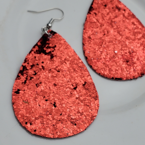 💫5/$25 Ruby Red Sequin Glitter Earrings - Picture 7 of 8